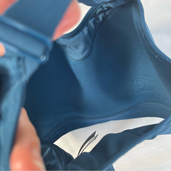 Victoria’s Secret Sports Bra Incredible Lightweight Max 32DD - Picture 3 of 5